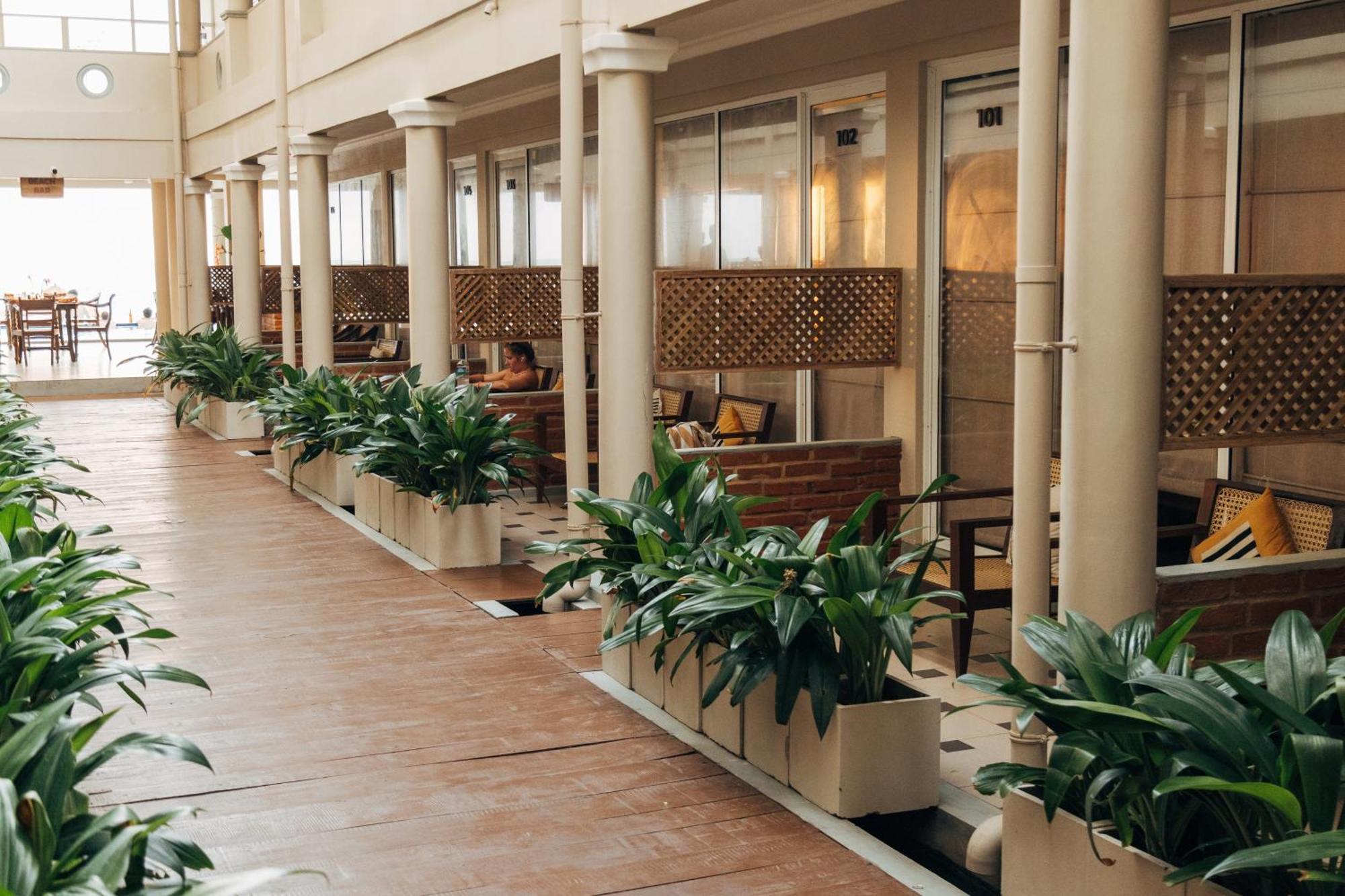 Neevana Hotel Hikkaduwa Exterior photo